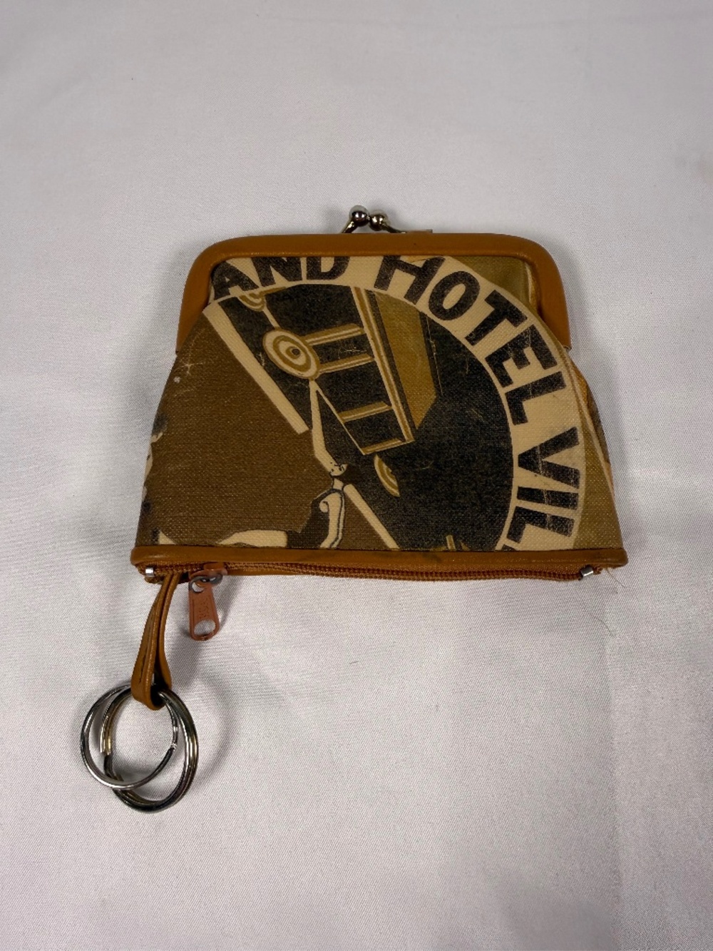 Vintage Retro Motel Graphic Kiss Lock Coin Purse Keychain Wallet